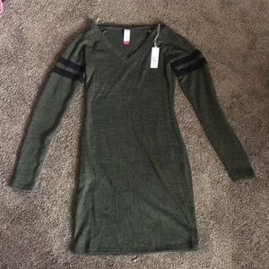 Green body con dress